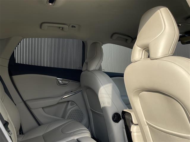 V40 D4 インスクリプション レザーシート PWシート シートヒーター インテリセーフ ACC BLIS レーンキーピングエイド 純正ナビ バックカメラ パドルシフト LEDヘッドライト パークセンサー スマートキー ETC(9枚目)