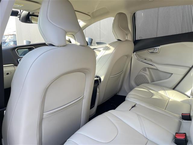 V40 D4 インスクリプション レザーシート PWシート シートヒーター インテリセーフ ACC BLIS レーンキーピングエイド 純正ナビ バックカメラ パドルシフト LEDヘッドライト パークセンサー スマートキー ETC(13枚目)