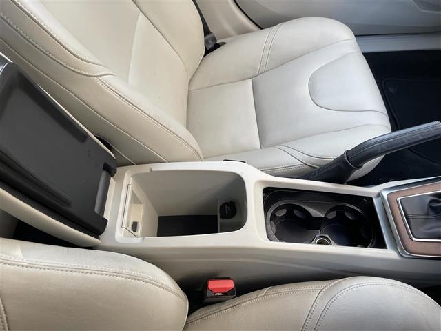 V40 D4 インスクリプション レザーシート PWシート シートヒーター インテリセーフ ACC BLIS レーンキーピングエイド 純正ナビ バックカメラ パドルシフト LEDヘッドライト パークセンサー スマートキー ETC(26枚目)