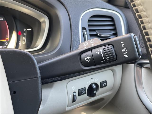 V40 D4 インスクリプション レザーシート PWシート シートヒーター インテリセーフ ACC BLIS レーンキーピングエイド 純正ナビ バックカメラ パドルシフト LEDヘッドライト パークセンサー スマートキー ETC(31枚目)