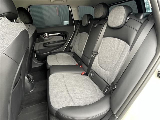 ＭＩＮＩ クーパーＳ　クラブマン　Ｃａｒｐｌａｙ　純生ＯＰ１８インチＡＷ　ドライビングモード　クルコン　インテリジェントセーフティ　ＬＥＤヘッドライト＆フォグ　純ナビ（ＡＭ／ＦＭ／ＢＴ）ミラーＥＴＣ　アイドリングストップ　ＵＳＢ（13枚目）