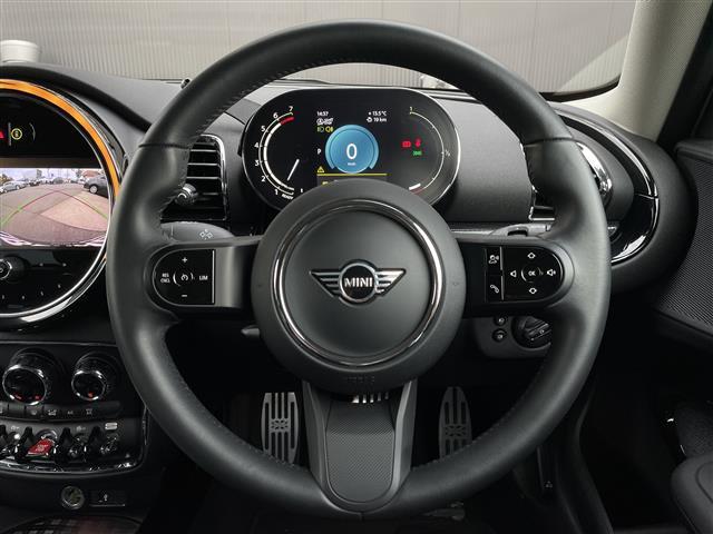 ＭＩＮＩ クーパーＳ　クラブマン　Ｃａｒｐｌａｙ　純生ＯＰ１８インチＡＷ　ドライビングモード　クルコン　インテリジェントセーフティ　ＬＥＤヘッドライト＆フォグ　純ナビ（ＡＭ／ＦＭ／ＢＴ）ミラーＥＴＣ　アイドリングストップ　ＵＳＢ（16枚目）