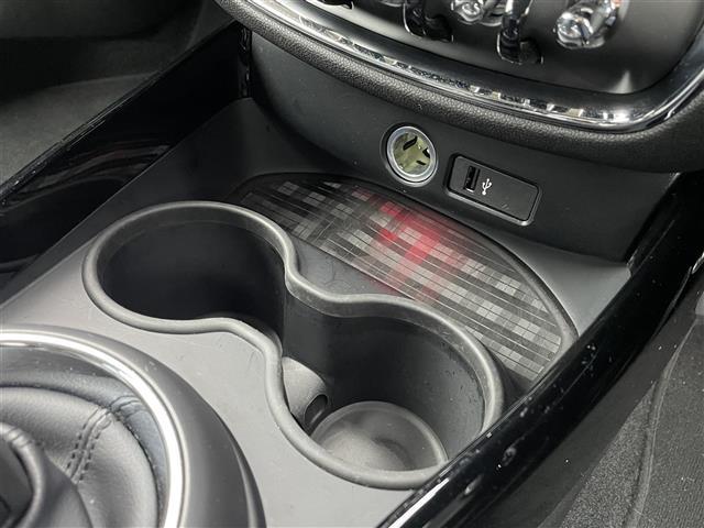 ＭＩＮＩ クーパーＳ　クラブマン　Ｃａｒｐｌａｙ　純生ＯＰ１８インチＡＷ　ドライビングモード　クルコン　インテリジェントセーフティ　ＬＥＤヘッドライト＆フォグ　純ナビ（ＡＭ／ＦＭ／ＢＴ）ミラーＥＴＣ　アイドリングストップ　ＵＳＢ（24枚目）