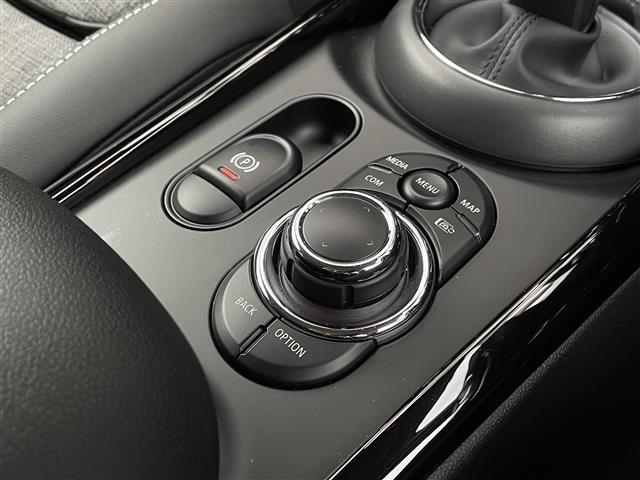 ＭＩＮＩ クーパーＳ　クラブマン　Ｃａｒｐｌａｙ　純生ＯＰ１８インチＡＷ　ドライビングモード　クルコン　インテリジェントセーフティ　ＬＥＤヘッドライト＆フォグ　純ナビ（ＡＭ／ＦＭ／ＢＴ）ミラーＥＴＣ　アイドリングストップ　ＵＳＢ（26枚目）