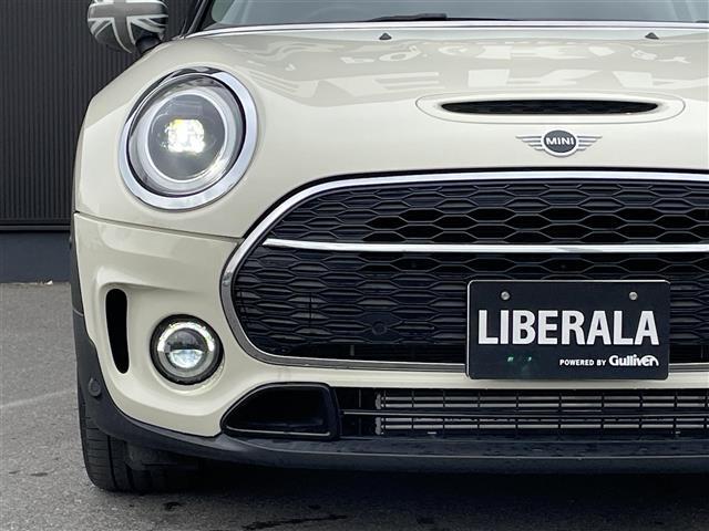 ＭＩＮＩ クーパーＳ　クラブマン　Ｃａｒｐｌａｙ　純生ＯＰ１８インチＡＷ　ドライビングモード　クルコン　インテリジェントセーフティ　ＬＥＤヘッドライト＆フォグ　純ナビ（ＡＭ／ＦＭ／ＢＴ）ミラーＥＴＣ　アイドリングストップ　ＵＳＢ（32枚目）