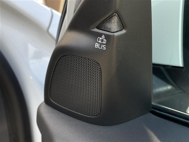 Ｖ６０ ドライブｅ　当店買取車　ワンオーナー　ＡＣＣ　ＢＬＩＳ　インテリセーフ　黒革シート　ＰＷシート　シートヒーター　プッシュスタート　ＨＩＤヘッドライト　純正ナビ　ＴＶ　Ｂ／Ｔ　バックカメラ　ＥＴＣ　パークセンサー（6枚目）