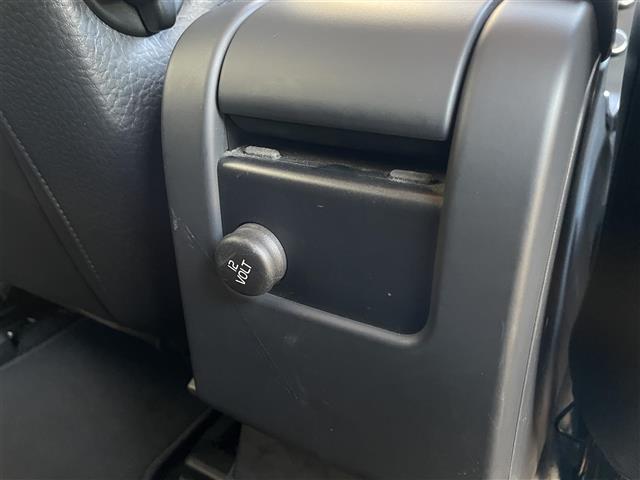 Ｖ６０ ドライブｅ　当店買取車　ワンオーナー　ＡＣＣ　ＢＬＩＳ　インテリセーフ　黒革シート　ＰＷシート　シートヒーター　プッシュスタート　ＨＩＤヘッドライト　純正ナビ　ＴＶ　Ｂ／Ｔ　バックカメラ　ＥＴＣ　パークセンサー（11枚目）