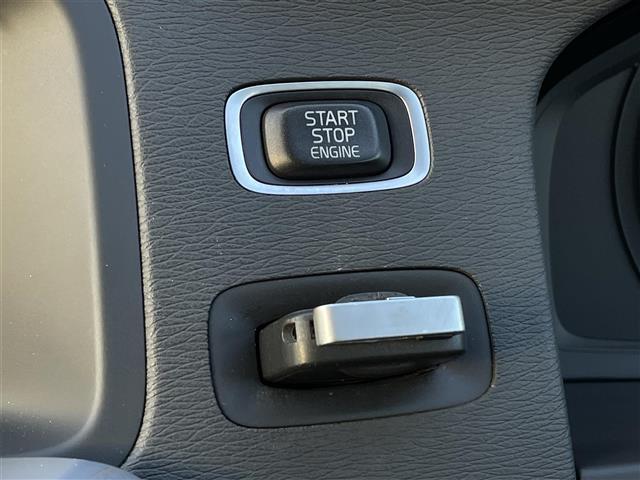 Ｖ６０ ドライブｅ　当店買取車　ワンオーナー　ＡＣＣ　ＢＬＩＳ　インテリセーフ　黒革シート　ＰＷシート　シートヒーター　プッシュスタート　ＨＩＤヘッドライト　純正ナビ　ＴＶ　Ｂ／Ｔ　バックカメラ　ＥＴＣ　パークセンサー（19枚目）