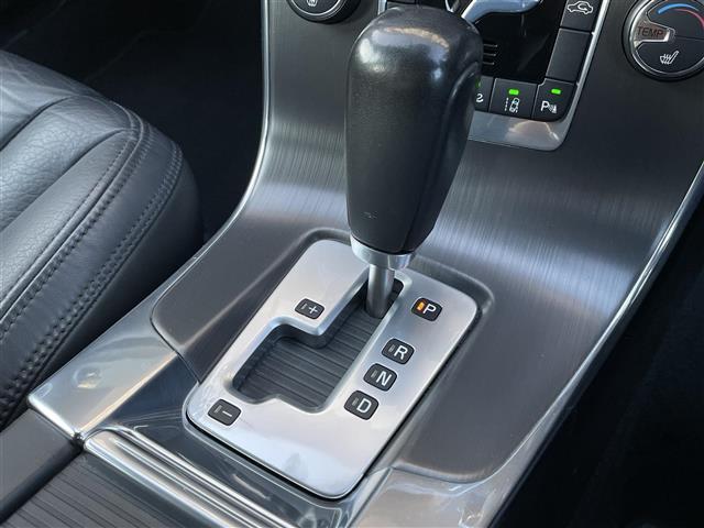 Ｖ６０ ドライブｅ　当店買取車　ワンオーナー　ＡＣＣ　ＢＬＩＳ　インテリセーフ　黒革シート　ＰＷシート　シートヒーター　プッシュスタート　ＨＩＤヘッドライト　純正ナビ　ＴＶ　Ｂ／Ｔ　バックカメラ　ＥＴＣ　パークセンサー（30枚目）