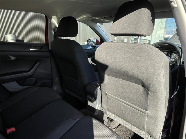 ポロ ＴＳＩコンフォートライン　当店買取車両　ワンオーナー　ＡＣＣ　Ｃａｒｐｌａｙ　ＡｎｄｏｒｏｉｄＡｕｔｏ　純正ナビ　Ｂｌｕｅｔｏｏｔｈ　Ｂカメラ　ＬＥＤヘッドライト　ドラレコ前後　純正１５インチＡＷ　スタッドレスタイヤ付き　禁煙（9枚目）