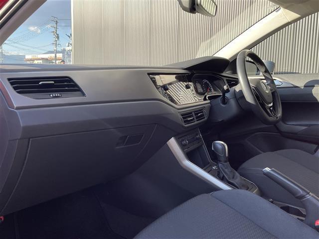 ポロ ＴＳＩコンフォートライン　当店買取車両　ワンオーナー　ＡＣＣ　Ｃａｒｐｌａｙ　ＡｎｄｏｒｏｉｄＡｕｔｏ　純正ナビ　Ｂｌｕｅｔｏｏｔｈ　Ｂカメラ　ＬＥＤヘッドライト　ドラレコ前後　純正１５インチＡＷ　スタッドレスタイヤ付き　禁煙（11枚目）