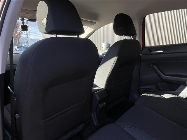 ポロ ＴＳＩコンフォートライン　当店買取車両　ワンオーナー　ＡＣＣ　Ｃａｒｐｌａｙ　ＡｎｄｏｒｏｉｄＡｕｔｏ　純正ナビ　Ｂｌｕｅｔｏｏｔｈ　Ｂカメラ　ＬＥＤヘッドライト　ドラレコ前後　純正１５インチＡＷ　スタッドレスタイヤ付き　禁煙（13枚目）