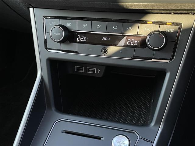 ポロ ＴＳＩコンフォートライン　当店買取車両　ワンオーナー　ＡＣＣ　Ｃａｒｐｌａｙ　ＡｎｄｏｒｏｉｄＡｕｔｏ　純正ナビ　Ｂｌｕｅｔｏｏｔｈ　Ｂカメラ　ＬＥＤヘッドライト　ドラレコ前後　純正１５インチＡＷ　スタッドレスタイヤ付き　禁煙（24枚目）
