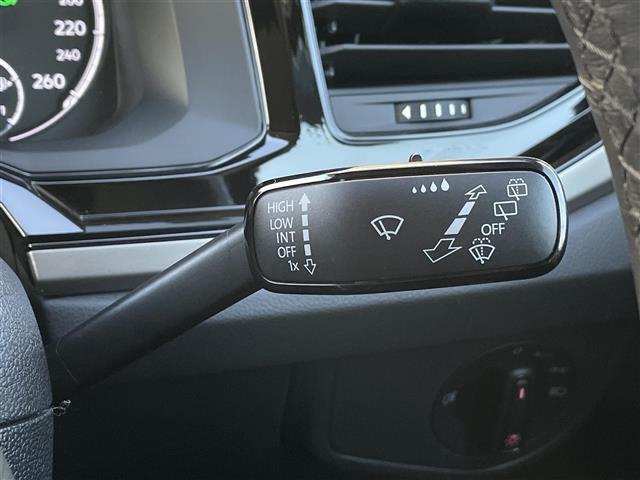 ポロ ＴＳＩコンフォートライン　当店買取車両　ワンオーナー　ＡＣＣ　Ｃａｒｐｌａｙ　ＡｎｄｏｒｏｉｄＡｕｔｏ　純正ナビ　Ｂｌｕｅｔｏｏｔｈ　Ｂカメラ　ＬＥＤヘッドライト　ドラレコ前後　純正１５インチＡＷ　スタッドレスタイヤ付き　禁煙（28枚目）
