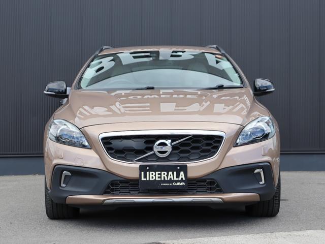 Ｖ４０ クロスカントリー　Ｔ５　ＡＷＤ　ツートンレザーシート　インテリセーフ　ＡＣＣ　衝突軽減Ｂ　ＬＫＡ　ＢＬＩＳ　純正ナビＴＶ　バックカメラ　パワーシート／ヒーター　パーキングアシスト　スマートキー　純正１７ＡＷ（19枚目）