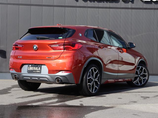 Ｘ２ ｘＤｒｉｖｅ　２０ｉ　ＭスポーツＸ　パノラマサンルーフ　純正ナビ　バックカメラ　ヘッドアップＤ　ＡＣＣ　衝突軽減Ｂ　レーンディパチャーＷ　シートヒーター　パワーバックドア　コンフォートアクセス　純正１９ＡＷ（26枚目）