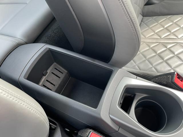 ＴＴＳクーペ ２．０ＴＦＳＩ　クワトロ　グレーレザーシート　アシスタンスＰＫＧ　マトリクスＬＥＤ　バーチャルコックピット　純正ナビ　バックカメラ　ドライブセレクト　電動シート　シートヒーター　ＥＴＣ　サイドアシスト　ＢＳＭ　ＬＫＡ（33枚目）