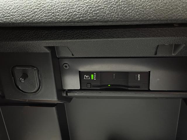 ジープ・レネゲード４ｘｅ トレイルホーク　４ｘｅ　Ｕｃｏｎｎｅｃｔナビ　ＴＶ　バックカメラ　クルコン　ブラインドスポット　レーンセンス　パークセンス　デジタルインナーミラー　　スマートキー　プッシュスタート　純正１７インチＡＷ　充電ケーブル　ＥＴＣ（37枚目）