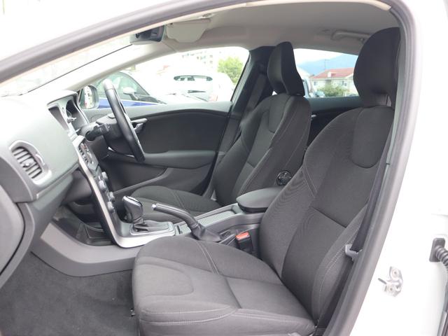 Ｖ４０ Ｄ４　キネティック　純正ナビ　バックカメラ　ＡＣＣ　衝突軽減ブレーキ　レーンキープアシスト　ブラインドスポットモニター　パークセンサー　純正１６ＡＷ　スマートキー　ＥＴＣ　ドラレコ　ＬＥＤヘッドライト（15枚目）