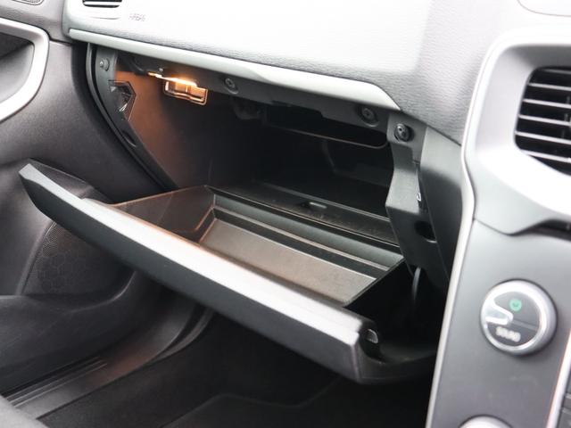 Ｖ４０ Ｄ４　キネティック　純正ナビ　バックカメラ　ＡＣＣ　衝突軽減ブレーキ　レーンキープアシスト　ブラインドスポットモニター　パークセンサー　純正１６ＡＷ　スマートキー　ＥＴＣ　ドラレコ　ＬＥＤヘッドライト（41枚目）