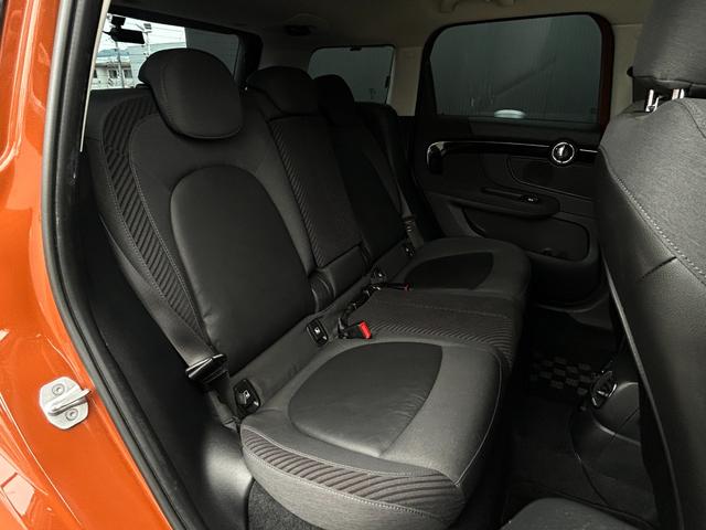 ＭＩＮＩ クーパーＳ　Ｅ　クロスオーバー　オール４　Ｙｏｕｒｓインテリ　ＨＵＤ　ハーフレザー　シートヒーター　ＡＣＣ　ナビ　フルセグＴＶ　Ｂカメラ　コンフォートアクセス　Ｏ／Ｐ１８インチブラックＡＷ　ＭＩＮＩドライビングモード　ドライビングアシスト（8枚目）