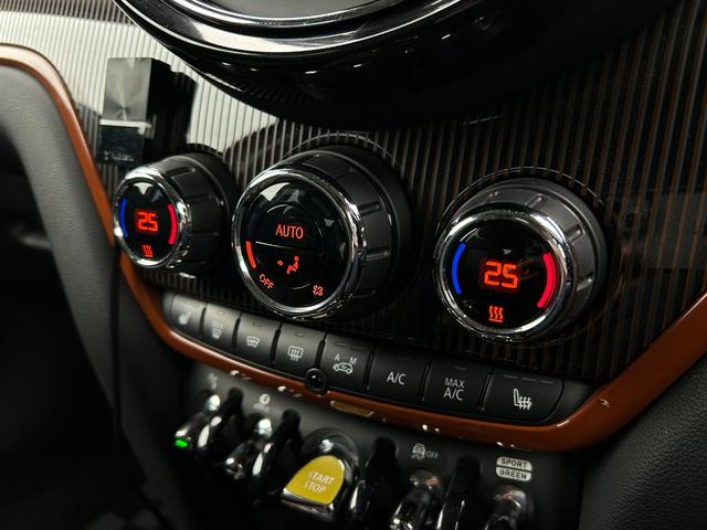 ＭＩＮＩ クーパーＳ　Ｅ　クロスオーバー　オール４　Ｙｏｕｒｓインテリ　ＨＵＤ　ハーフレザー　シートヒーター　ＡＣＣ　ナビ　フルセグＴＶ　Ｂカメラ　コンフォートアクセス　Ｏ／Ｐ１８インチブラックＡＷ　ＭＩＮＩドライビングモード　ドライビングアシスト（27枚目）