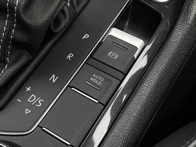 ティグアン ＴＤＩ　４モーション　Ｒライン　ブラックスタイル　黒革シート　ＰＷシート　ＨＵＤ　ＡＣＣ　ＬＫＡ　ＢＳＭ　パークアシスト　ＤｉｓｃｏｖｅｒＰｒｏナビ　３６０°カメラ　ＡｎｄｒｏｉｄＡｕｔｏ　ＡｐｐｌｅＣａｒＰｌａｙ　全席シートヒーター　ＰＷバックドア（31枚目）