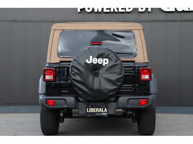 ジープ・ラングラーアンリミテッド ブラック＆タン　限定車　ソフトトップ　専用タン色バケットシートＵｃｏｎｎｅｃｔ　ＡｐｐｌｅＣａｒＰｌａｙ　ＡｎｄｒｏｉｄＡｕｔｏ　ＡＣＣ　パークセンス　バックカメラ　サイドカメラ　専用１７インチＡＷ　スマートキー（41枚目）