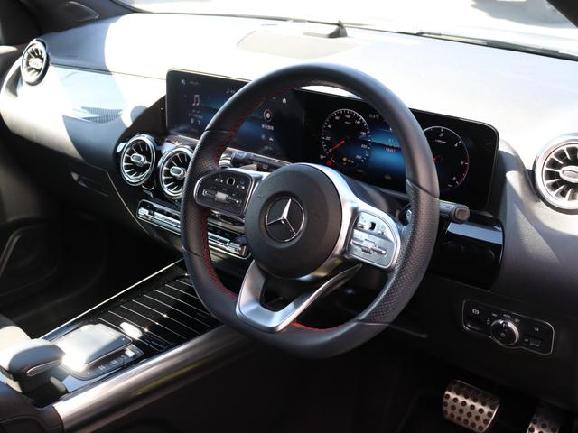 ＧＬＡクラス ＧＬＡ２００ｄ　４マチック　ＡＭＧライン　当店買取車両　ヘッドライトプロテクションフィルム　パノラミックスライディングルーフ　アンビエントライト　レーダーセーフティＰＫＧ　全方位カメラ　Ｐシート／シートヒーター　ドラレコ　ＥＴＣ　ナビ　ＴＶ（11枚目）