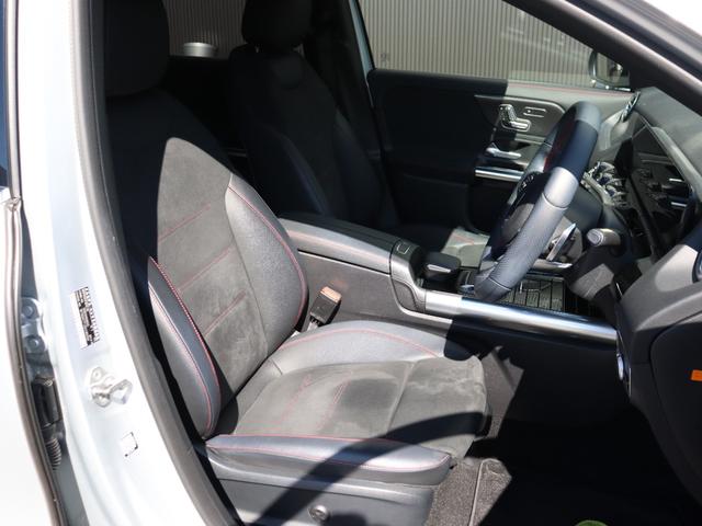 ＧＬＡクラス ＧＬＡ２００ｄ　４マチック　ＡＭＧライン　当店買取車両　ヘッドライトプロテクションフィルム　パノラミックスライディングルーフ　アンビエントライト　レーダーセーフティＰＫＧ　全方位カメラ　Ｐシート／シートヒーター　ドラレコ　ＥＴＣ　ナビ　ＴＶ（12枚目）