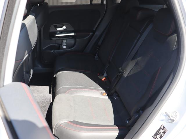 ＧＬＡクラス ＧＬＡ２００ｄ　４マチック　ＡＭＧライン　当店買取車両　ヘッドライトプロテクションフィルム　パノラミックスライディングルーフ　アンビエントライト　レーダーセーフティＰＫＧ　全方位カメラ　Ｐシート／シートヒーター　ドラレコ　ＥＴＣ　ナビ　ＴＶ（18枚目）