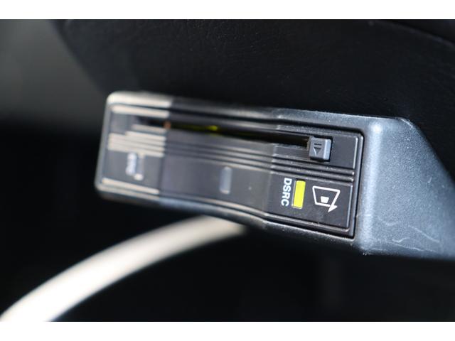 Ｖクラス Ｖ２２０ｄ　両側パワースライドドア　レーダーセーフティＰＫＧ　黒革シート　シートヒーター　レーダークルーズコントロール　パノラミックビューモニター　クリアランスソナー　純正ナビ　純１７ＡＷ　電動リアゲート　ＥＴＣ（7枚目）