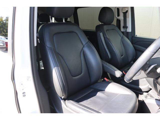 Ｖクラス Ｖ２２０ｄ　両側パワースライドドア　レーダーセーフティＰＫＧ　黒革シート　シートヒーター　レーダークルーズコントロール　パノラミックビューモニター　クリアランスソナー　純正ナビ　純１７ＡＷ　電動リアゲート　ＥＴＣ（9枚目）