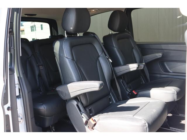 Ｖクラス Ｖ２２０ｄ　両側パワースライドドア　レーダーセーフティＰＫＧ　黒革シート　シートヒーター　レーダークルーズコントロール　パノラミックビューモニター　クリアランスソナー　純正ナビ　純１７ＡＷ　電動リアゲート　ＥＴＣ（11枚目）