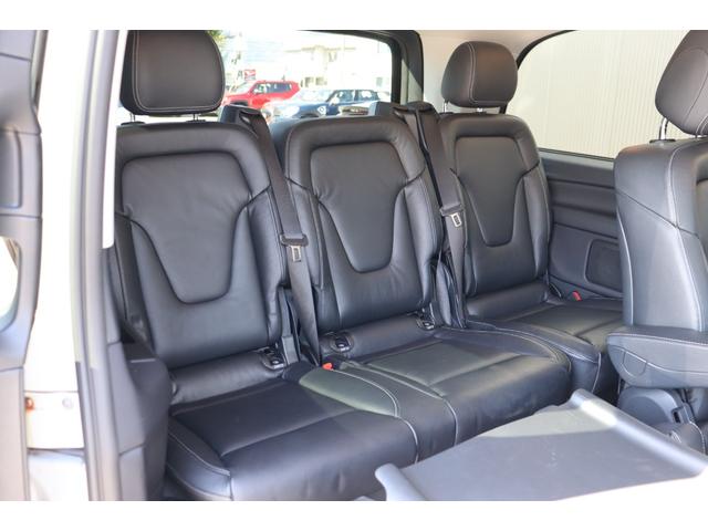 Ｖクラス Ｖ２２０ｄ　両側パワースライドドア　レーダーセーフティＰＫＧ　黒革シート　シートヒーター　レーダークルーズコントロール　パノラミックビューモニター　クリアランスソナー　純正ナビ　純１７ＡＷ　電動リアゲート　ＥＴＣ（12枚目）