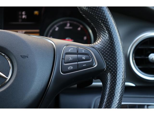 Ｖクラス Ｖ２２０ｄ　両側パワースライドドア　レーダーセーフティＰＫＧ　黒革シート　シートヒーター　レーダークルーズコントロール　パノラミックビューモニター　クリアランスソナー　純正ナビ　純１７ＡＷ　電動リアゲート　ＥＴＣ（23枚目）