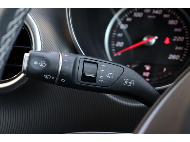 Ｖクラス Ｖ２２０ｄ　両側パワースライドドア　レーダーセーフティＰＫＧ　黒革シート　シートヒーター　レーダークルーズコントロール　パノラミックビューモニター　クリアランスソナー　純正ナビ　純１７ＡＷ　電動リアゲート　ＥＴＣ（24枚目）