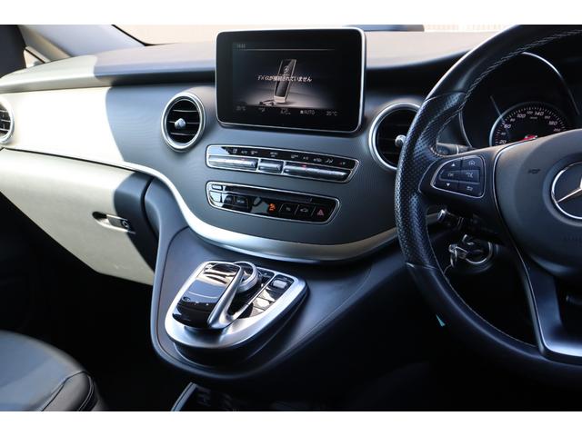 Ｖクラス Ｖ２２０ｄ　両側パワースライドドア　レーダーセーフティＰＫＧ　黒革シート　シートヒーター　レーダークルーズコントロール　パノラミックビューモニター　クリアランスソナー　純正ナビ　純１７ＡＷ　電動リアゲート　ＥＴＣ（28枚目）