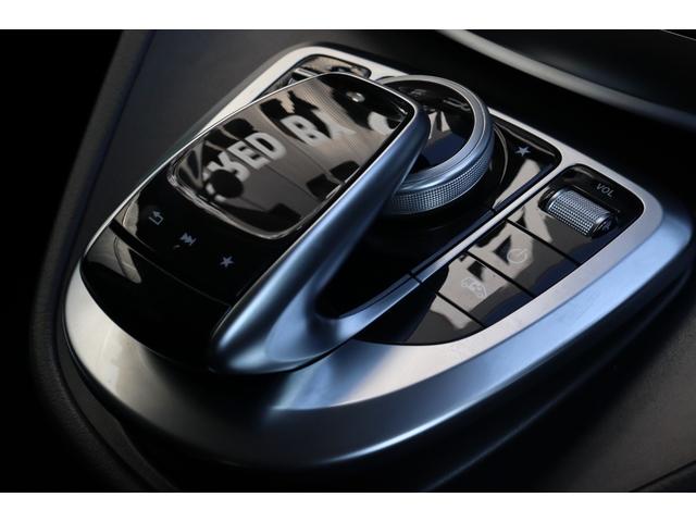 Ｖクラス Ｖ２２０ｄ　両側パワースライドドア　レーダーセーフティＰＫＧ　黒革シート　シートヒーター　レーダークルーズコントロール　パノラミックビューモニター　クリアランスソナー　純正ナビ　純１７ＡＷ　電動リアゲート　ＥＴＣ（35枚目）