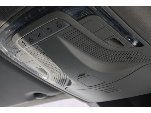 Ｖクラス Ｖ２２０ｄ　両側パワースライドドア　レーダーセーフティＰＫＧ　黒革シート　シートヒーター　レーダークルーズコントロール　パノラミックビューモニター　クリアランスソナー　純正ナビ　純１７ＡＷ　電動リアゲート　ＥＴＣ（40枚目）