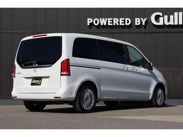 Ｖクラス Ｖ２２０ｄ　両側パワースライドドア　レーダーセーフティＰＫＧ　黒革シート　シートヒーター　レーダークルーズコントロール　パノラミックビューモニター　クリアランスソナー　純正ナビ　純１７ＡＷ　電動リアゲート　ＥＴＣ（50枚目）