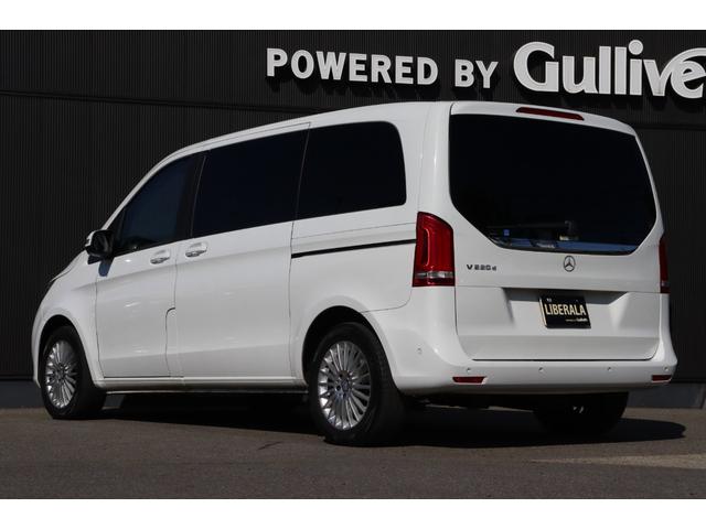 Ｖクラス Ｖ２２０ｄ　両側パワースライドドア　レーダーセーフティＰＫＧ　黒革シート　シートヒーター　レーダークルーズコントロール　パノラミックビューモニター　クリアランスソナー　純正ナビ　純１７ＡＷ　電動リアゲート　ＥＴＣ（52枚目）