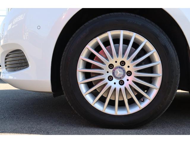 Ｖクラス Ｖ２２０ｄ　両側パワースライドドア　レーダーセーフティＰＫＧ　黒革シート　シートヒーター　レーダークルーズコントロール　パノラミックビューモニター　クリアランスソナー　純正ナビ　純１７ＡＷ　電動リアゲート　ＥＴＣ（57枚目）