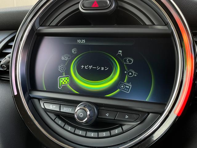 MINI クーパー 6速MT ナビゲーションパッケージ ペッパーパッケージ ミニエキサイトメントパッケージ コンフォートアクセス レインセンサー アンビエントライト ストレージコンパートメント ETC スマートキー(17枚目)