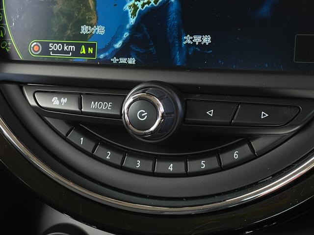 MINI クーパー 6速MT ナビゲーションパッケージ ペッパーパッケージ ミニエキサイトメントパッケージ コンフォートアクセス レインセンサー アンビエントライト ストレージコンパートメント ETC スマートキー(22枚目)