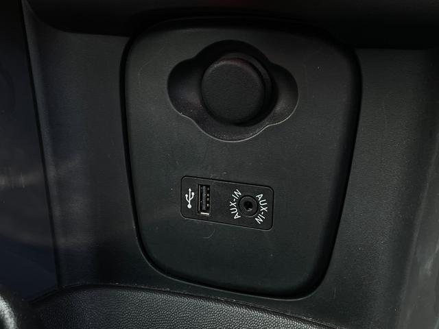 MINI クーパー 6速MT ナビゲーションパッケージ ペッパーパッケージ ミニエキサイトメントパッケージ コンフォートアクセス レインセンサー アンビエントライト ストレージコンパートメント ETC スマートキー(23枚目)