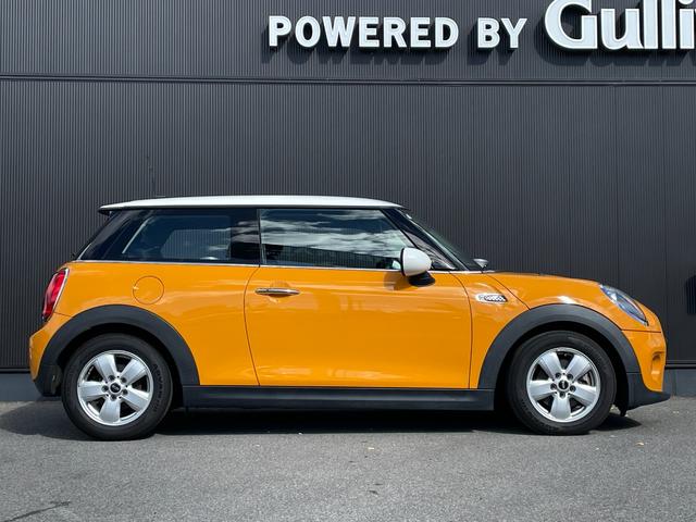 MINI クーパー 6速MT ナビゲーションパッケージ ペッパーパッケージ ミニエキサイトメントパッケージ コンフォートアクセス レインセンサー アンビエントライト ストレージコンパートメント ETC スマートキー(41枚目)