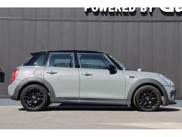 ＭＩＮＩ クーパーＤ　ペッパーパッケージ（ライトＰＫＧ／ストレージコンパートメント／レインセンサー）　ＭＩＮＩエキサイトメントＰＫＧ　純正ナビ　バックカメラ　ＬＥＤヘッドライト＆フォグ　スマートキー　ＥＴＣ（42枚目）