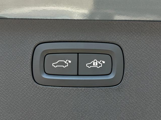 XC90 B6 AWD インスクリプション エアサス装着車 サンルーフ HUD Bowers&Wilkins CarPlay ブルーレザーシート ベンチレーション シートヒーター クリスタルシフト ステアリングヒーター PWバックドア 全方位(27枚目)