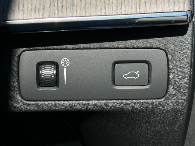 XC90 B6 AWD インスクリプション エアサス装着車 サンルーフ HUD Bowers&Wilkins CarPlay ブルーレザーシート ベンチレーション シートヒーター クリスタルシフト ステアリングヒーター PWバックドア 全方位(48枚目)